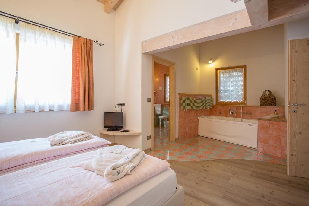 Castelir Suite Hotel Панкия Стая снимка
